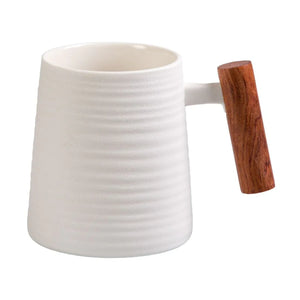 Чаша за чай с дървена дръжка Blanca релеф бяла 400 мл