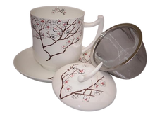 Заредете изображение във визуализатора на галерията – Чаша за чай с цедка от фин костен порцелан White Cherry 380мл
